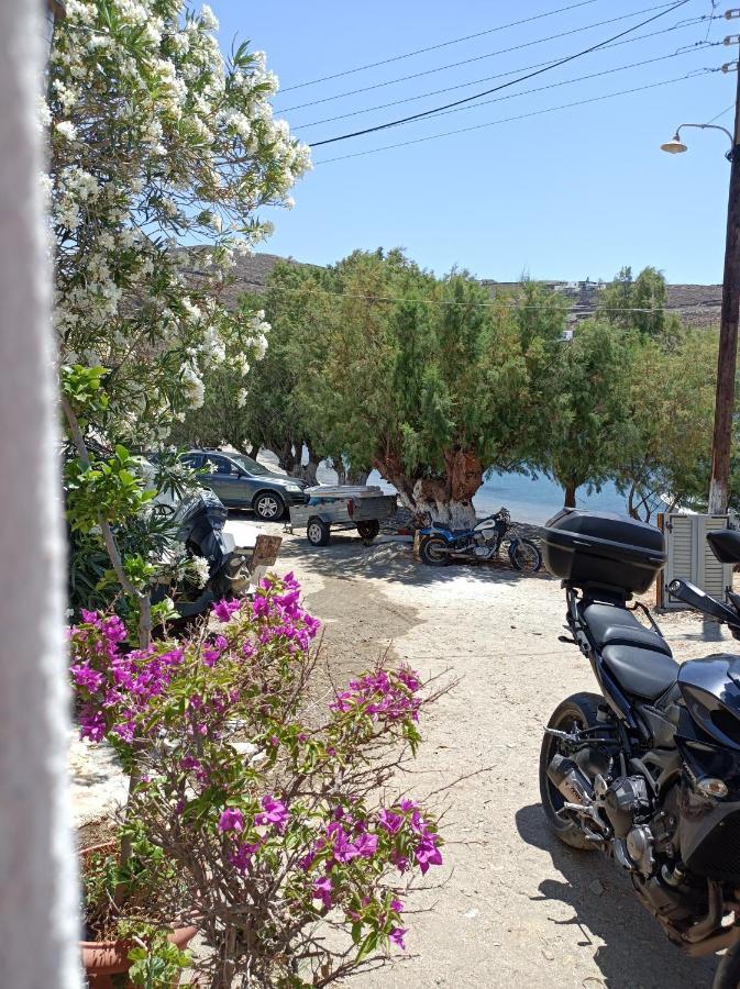 Aelia Kithnos Guest House Exterior photo